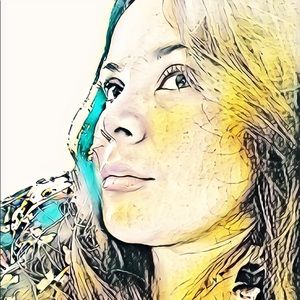 Meet your Posher, Claudia